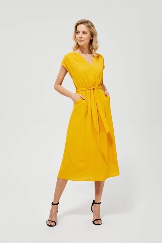 платье с поясом