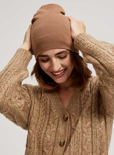 Шапка Z-CZ-4209 D.BEIGE